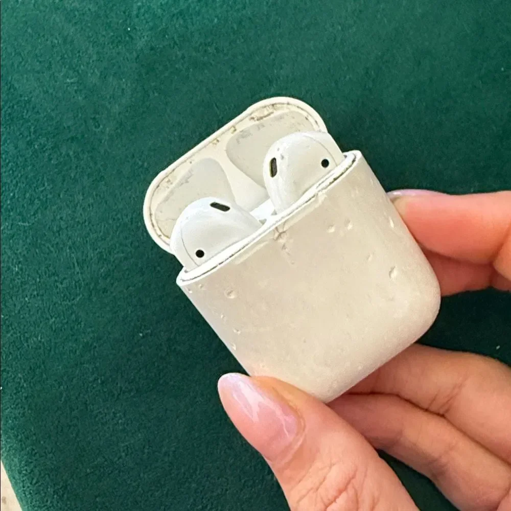 White Wireless Earbuds Case - RESTORED - Cleaned & Refurbished - Vertical Case